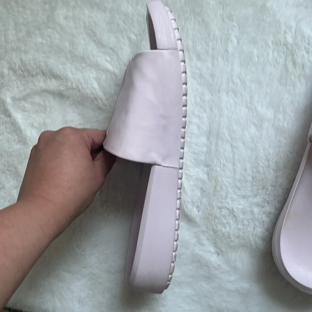 Jordan’ Slides - Picture 7 of 9